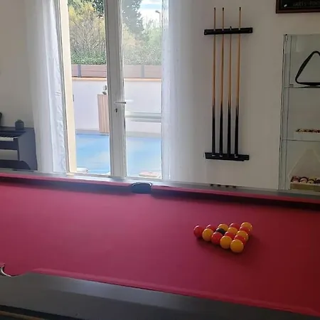 Avec Piscine A St Marie La *