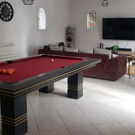 Avec Piscine A St Marie La * سانت ماري لا مير